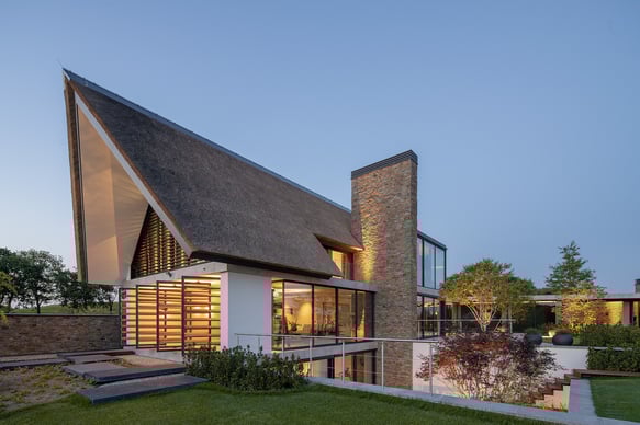 exclusieve-villa-de-rijt-gevelisolatie-stucwerk-de-groot-exterieur-11-800x533@2x